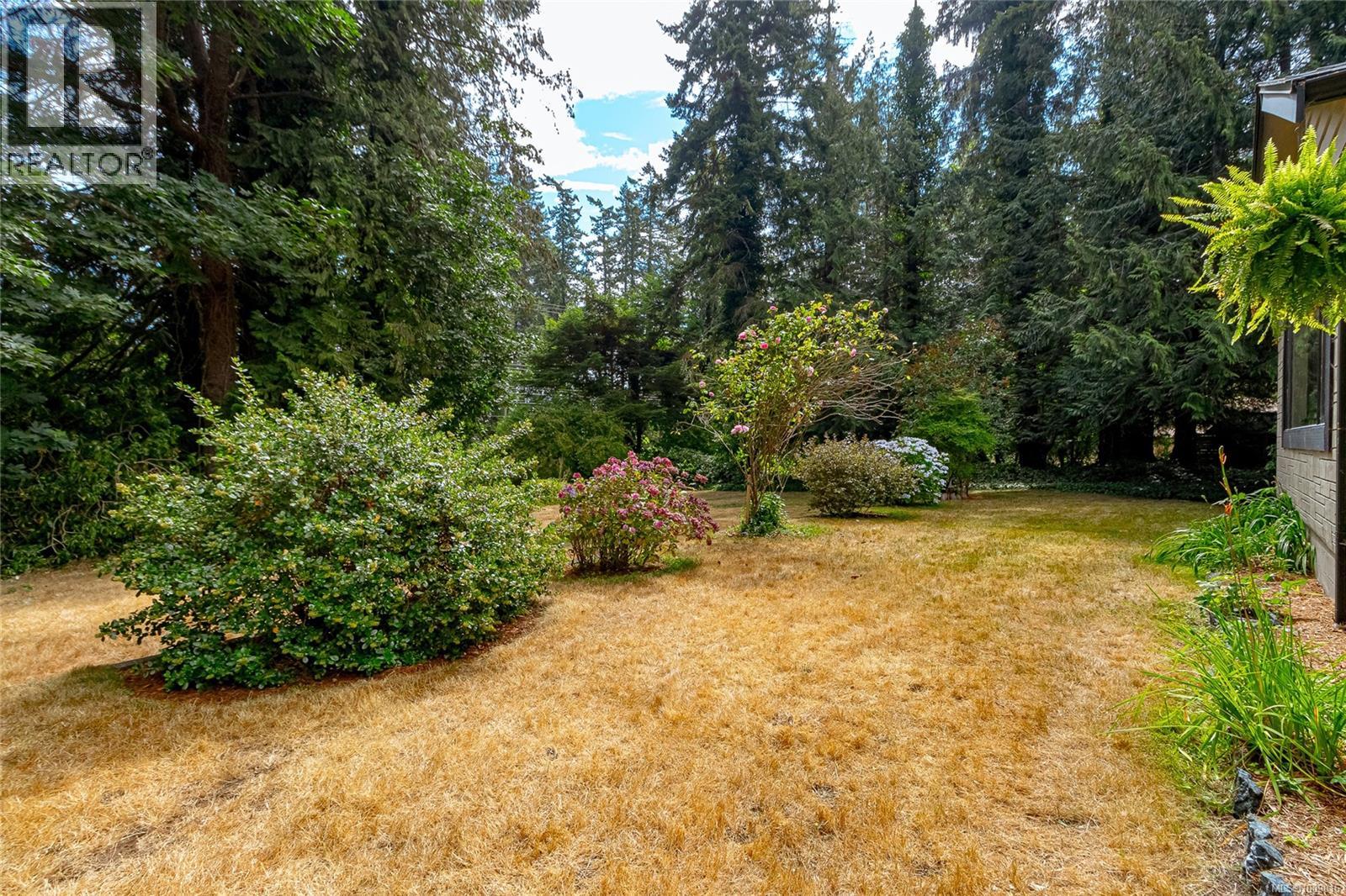 Photo 29 of 6368 Island Hwy W, Qualicum Beach BC