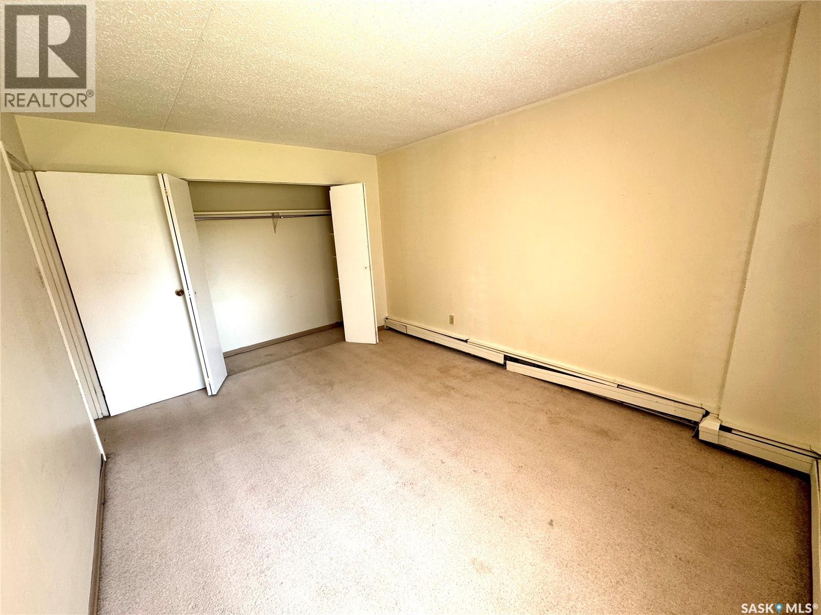 Photo 8 of 11 27 Centennial Street, Regina SK