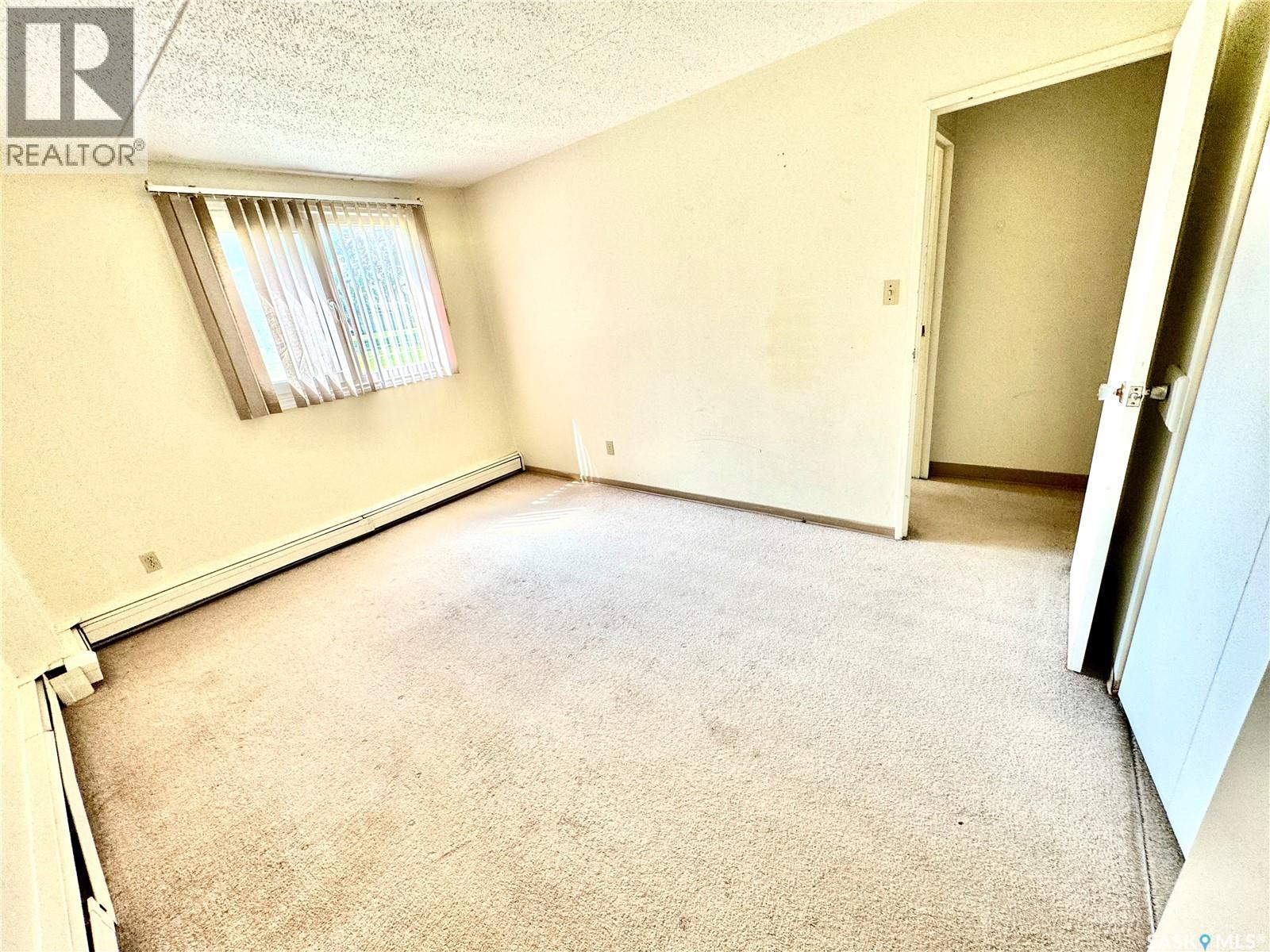 Photo 1 of 11 27 Centennial Street, Regina SK