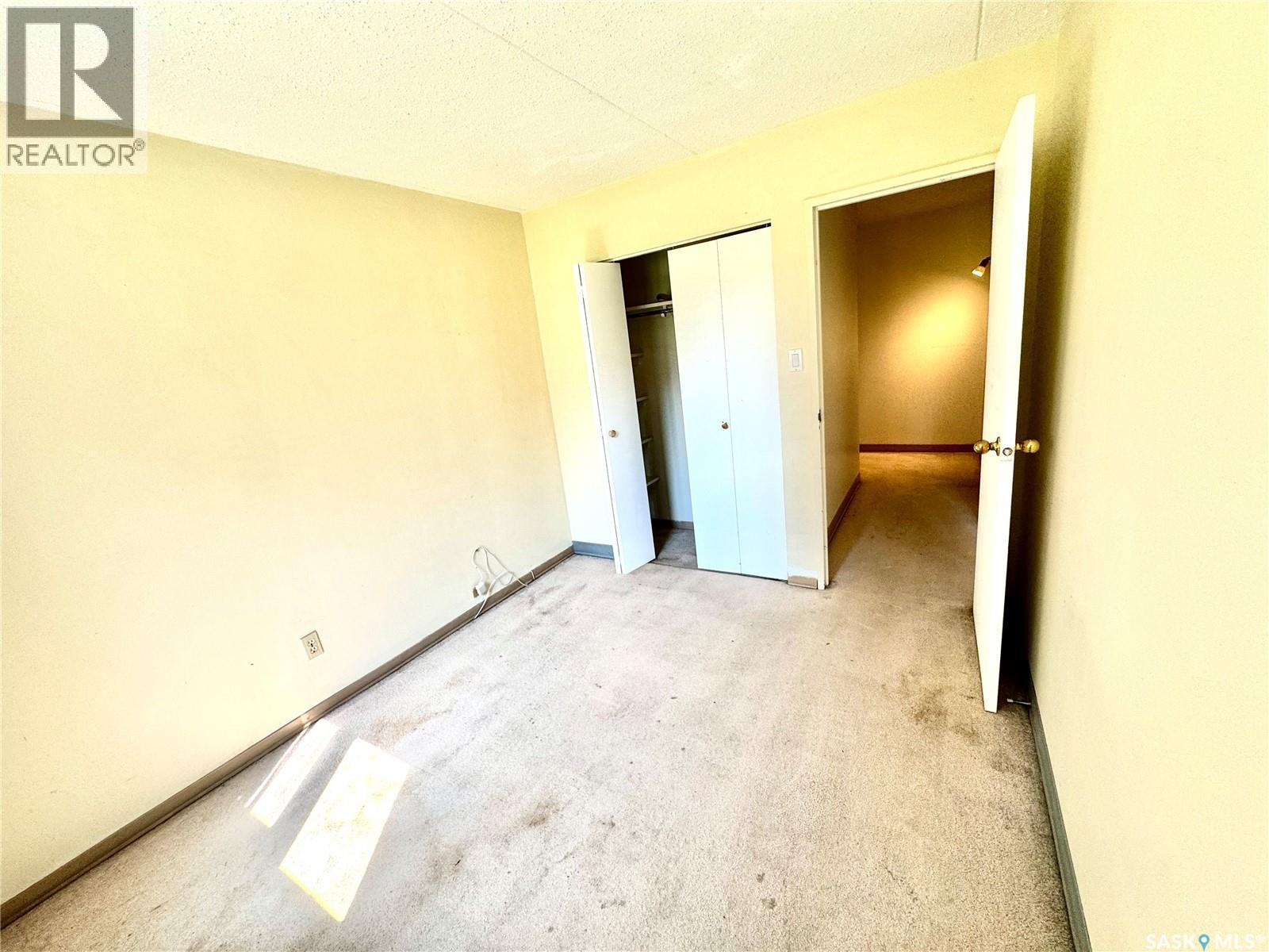 Photo 9 of 11 27 Centennial Street, Regina SK
