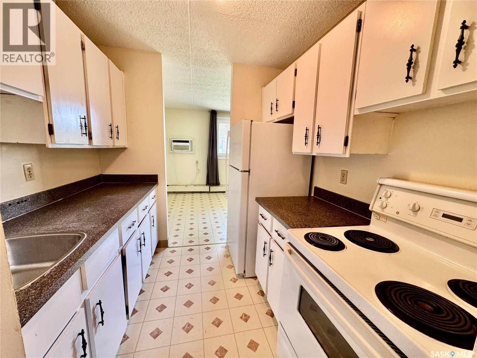 Photo 15 of 11 27 Centennial Street, Regina SK