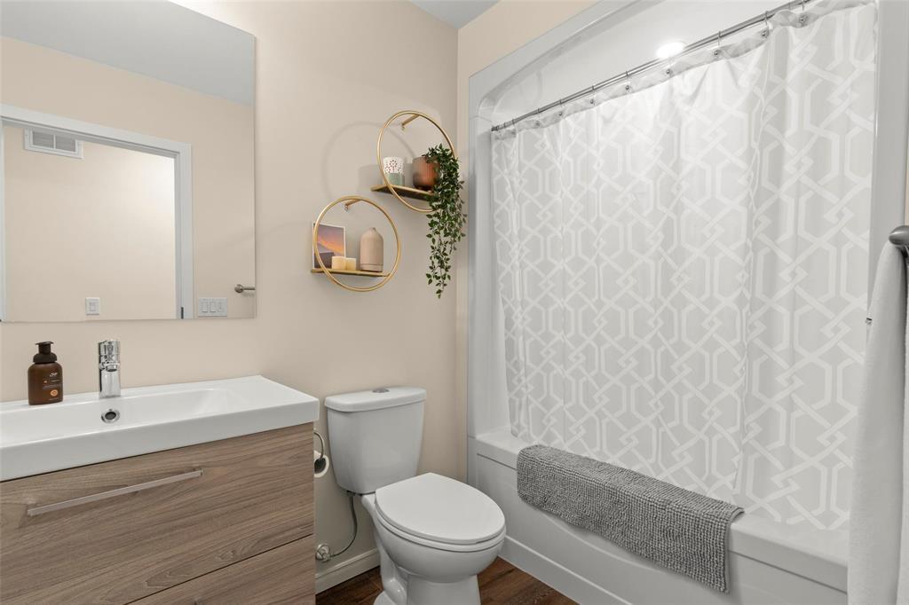 Photo 16 of 81 Parkhill Crescent, Steinbach MB