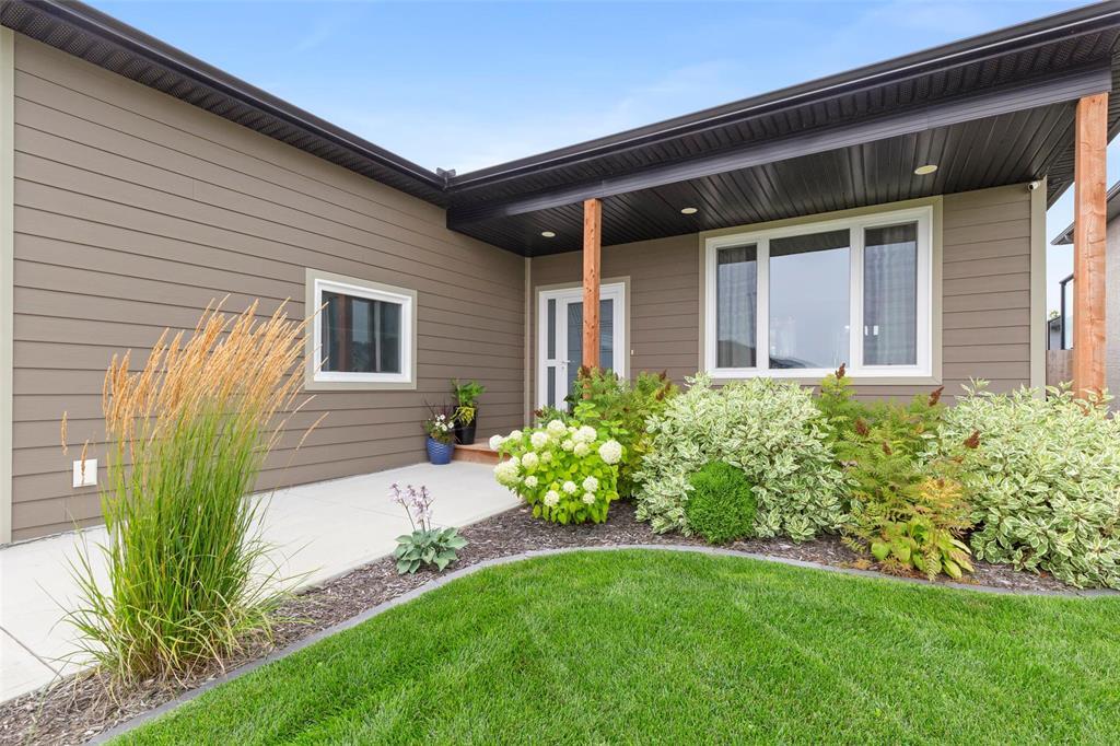 Photo 29 of 81 Parkhill Crescent, Steinbach MB