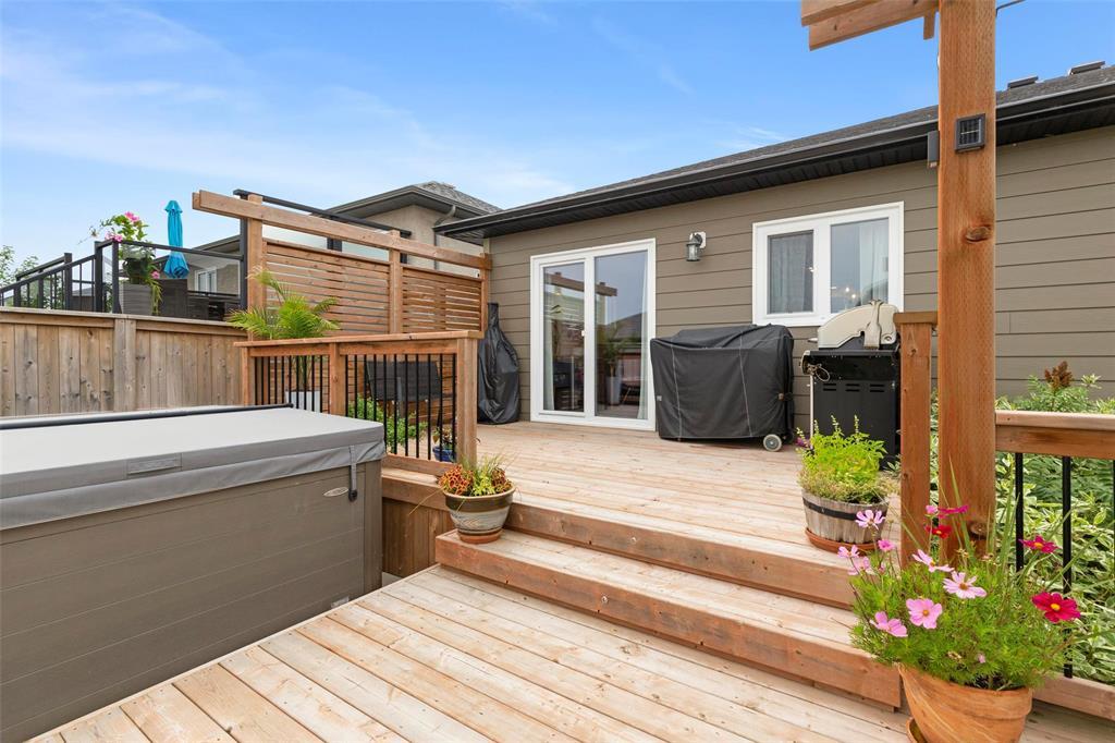 Photo 23 of 81 Parkhill Crescent, Steinbach MB