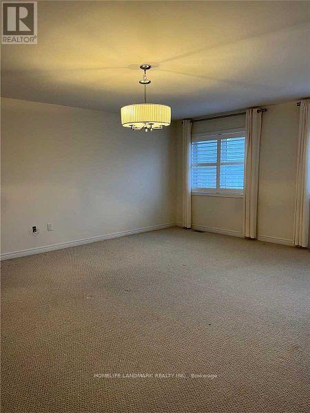 Photo 4 of 127 Alpaca Drive, Richmond Hill ON