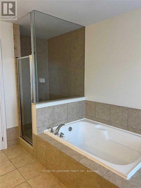 Photo 11 of 127 Alpaca Drive, Richmond Hill ON