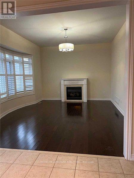 Photo 15 of 127 Alpaca Drive, Richmond Hill ON