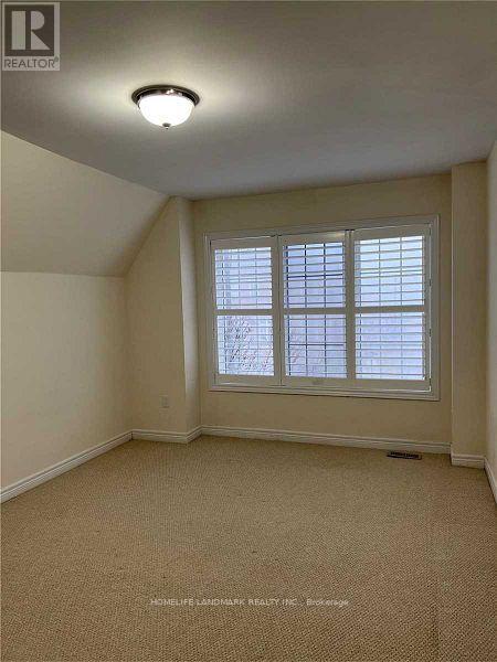 Photo 13 of 127 Alpaca Drive, Richmond Hill ON