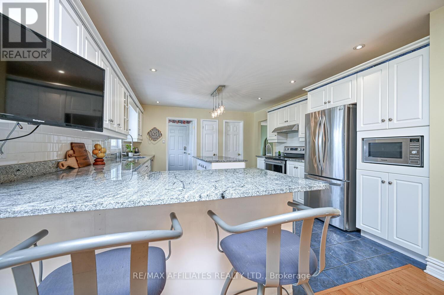 Photo 15 of 10 Tudor Circle, Rideau Lakes ON