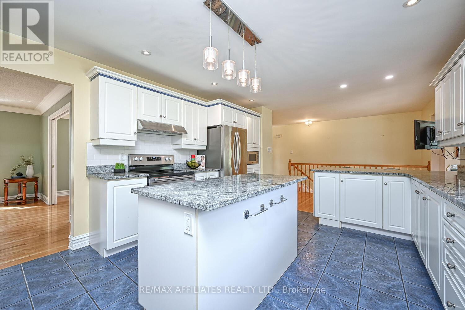 Photo 18 of 10 Tudor Circle, Rideau Lakes ON
