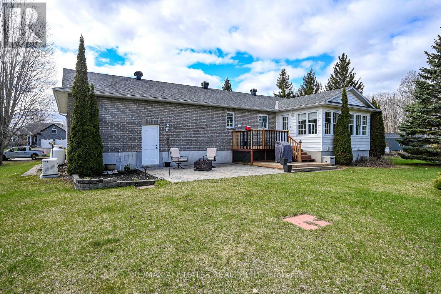 Photo 44 of 10 Tudor Circle, Rideau Lakes ON