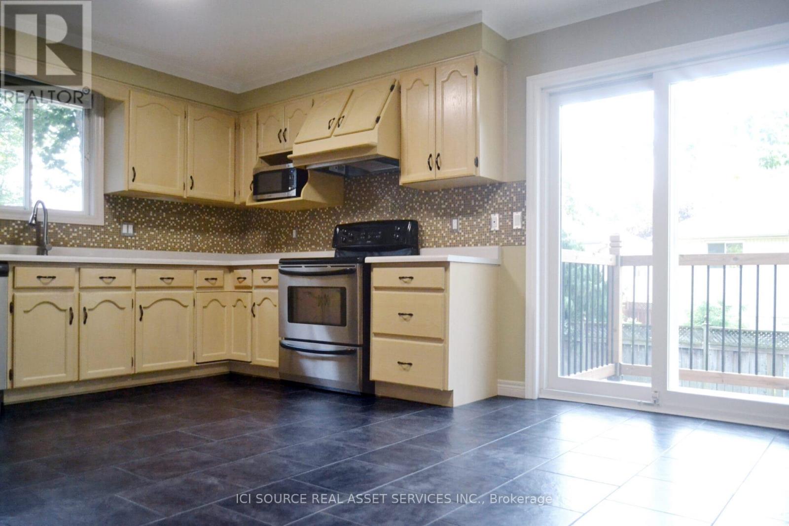 Photo 20 of 640 Delaware Avenue, Lasalle ON
