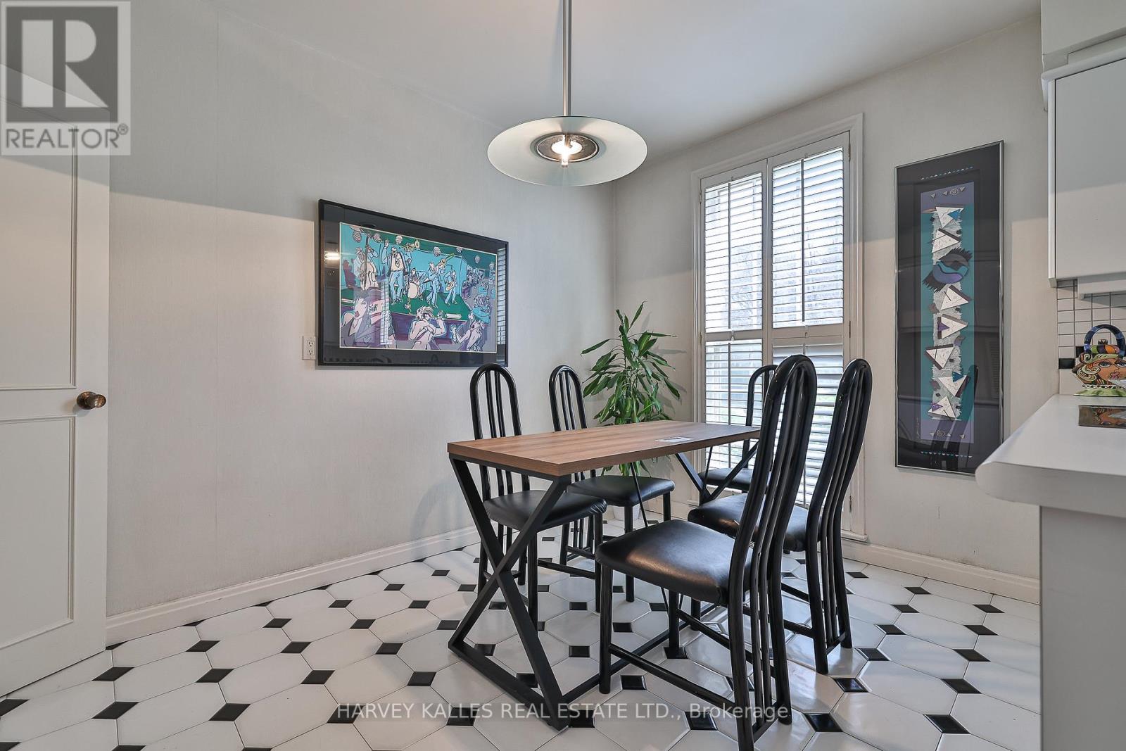 Photo 17 of 38 Fifeshire Road, Toronto ON
