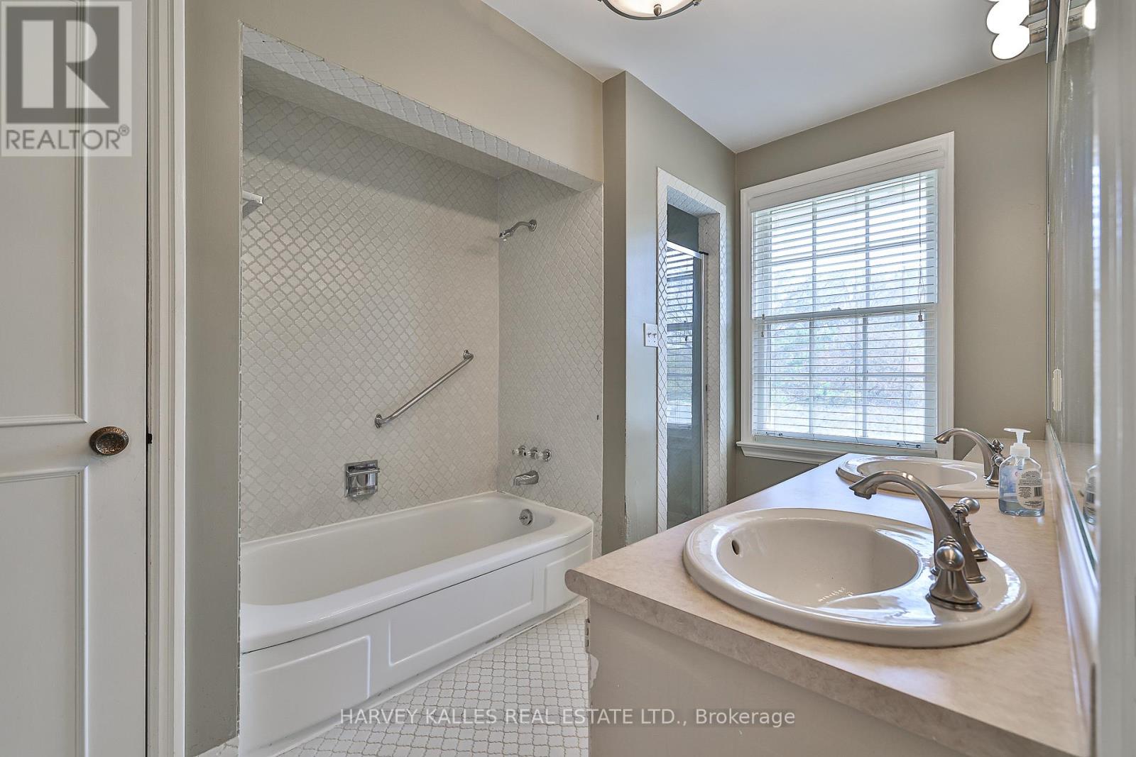 Photo 29 of 38 Fifeshire Road, Toronto ON
