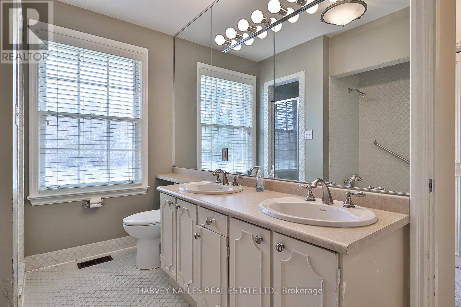 Photo 30 of 38 Fifeshire Road, Toronto ON