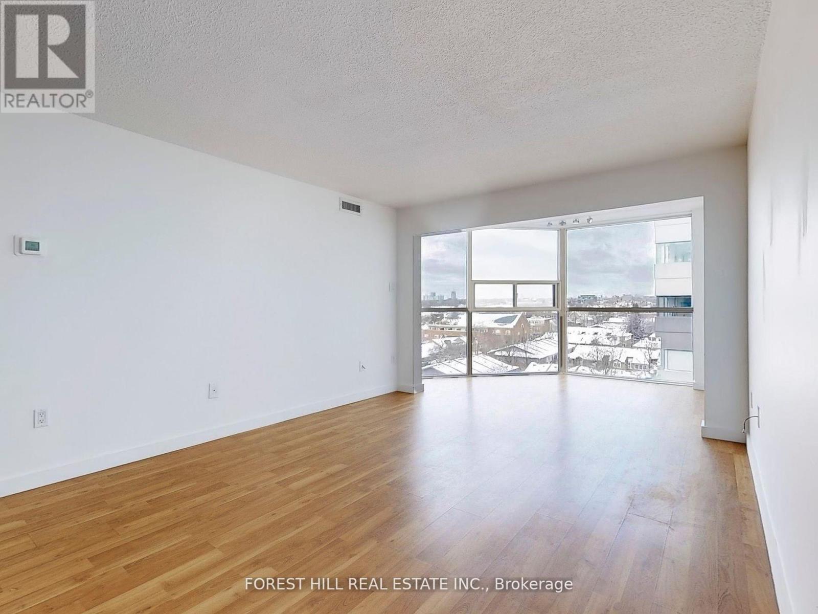Photo 20 of 901 725 King Street W, Toronto ON