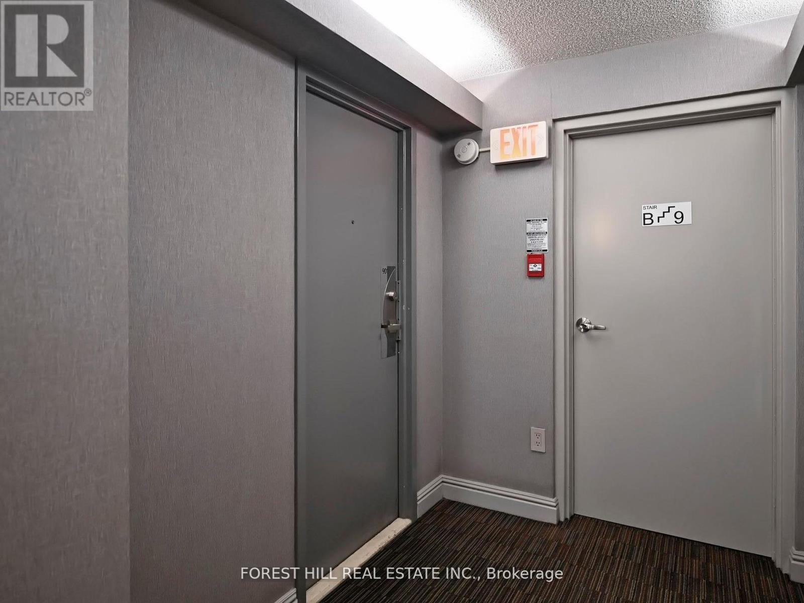 Photo 13 of 901 725 King Street W, Toronto ON