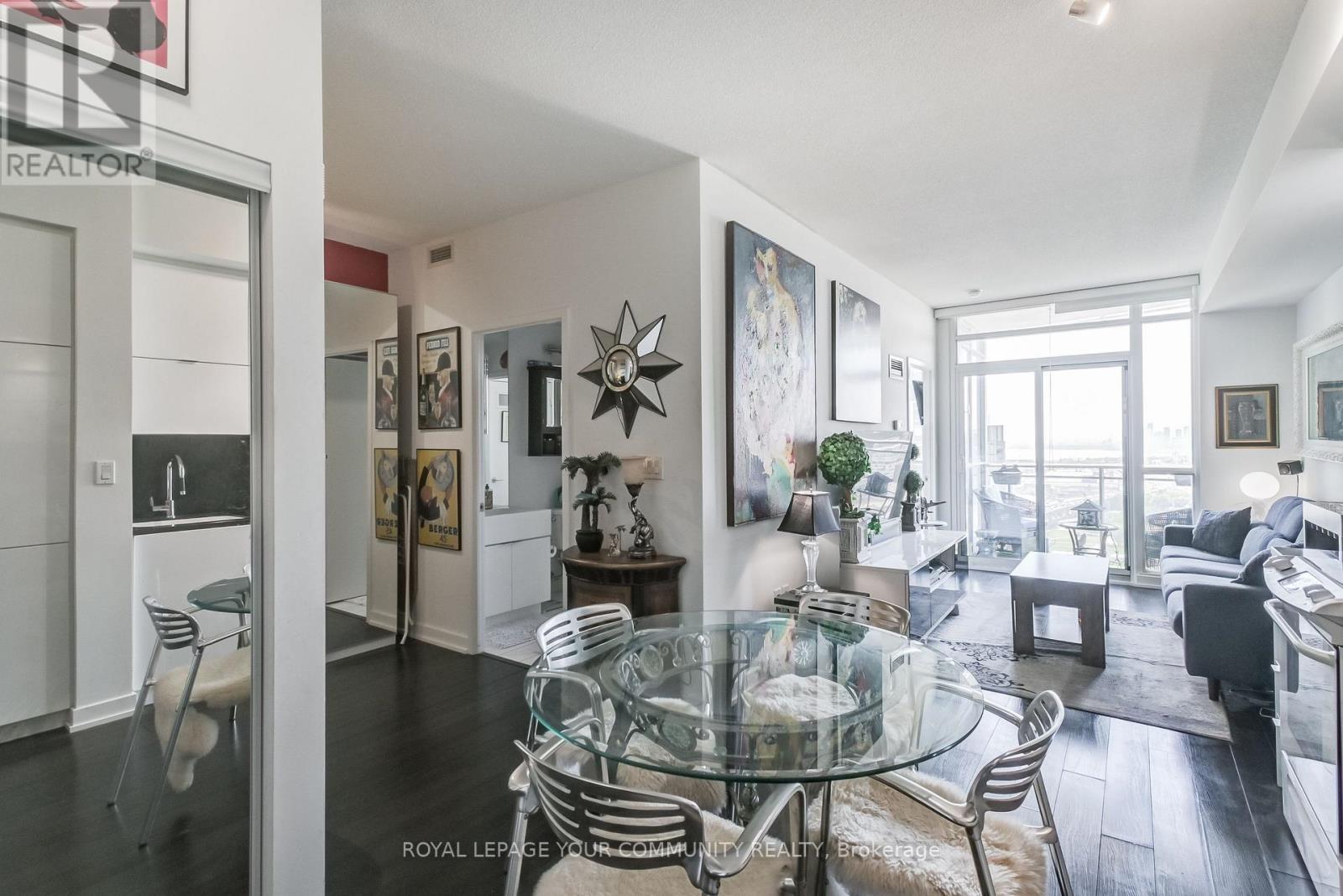 Photo 18 of 3611 21 Iceboat Terrace, Toronto ON