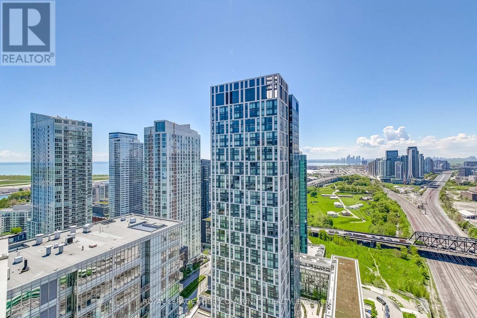 Photo 12 of 3611 21 Iceboat Terrace, Toronto ON