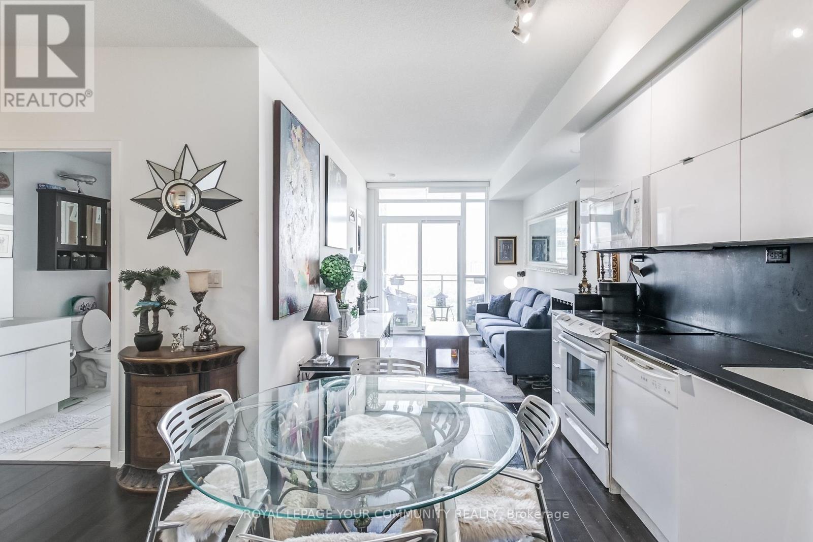 Photo 3 of 3611 21 Iceboat Terrace, Toronto ON