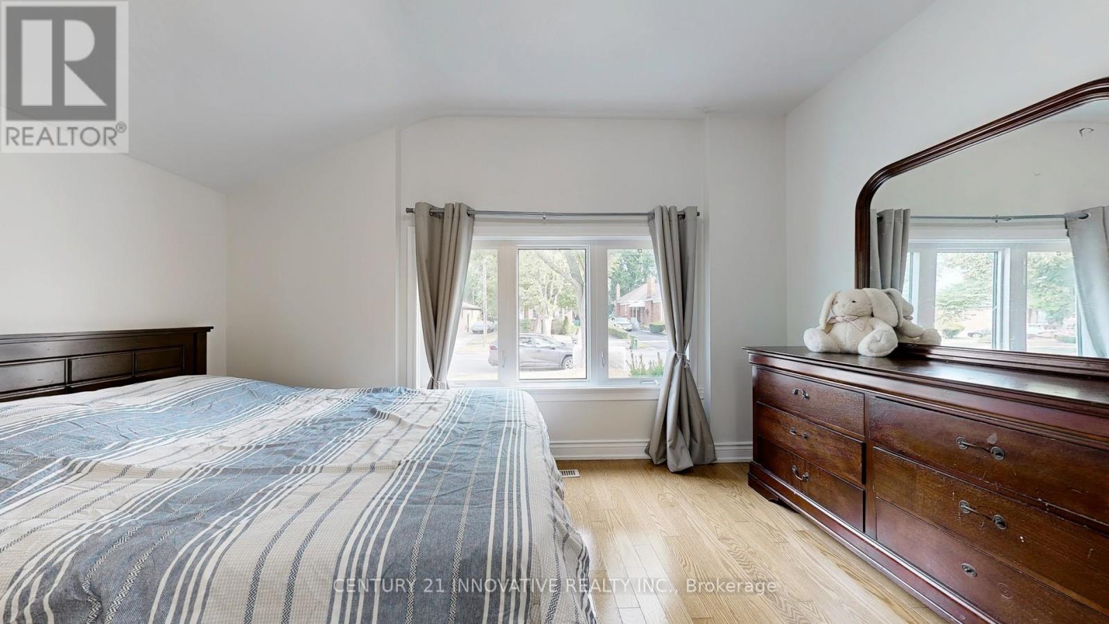 Photo 20 of 140 Benleigh Drive, Toronto ON