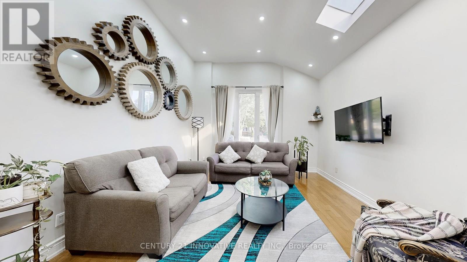 Photo 5 of 140 Benleigh Drive, Toronto ON