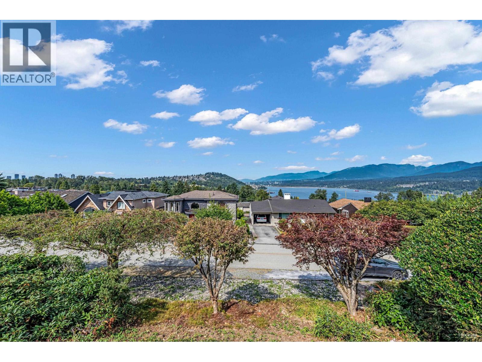 Photo 32 of 7238 Braeside Drive, Burnaby BC