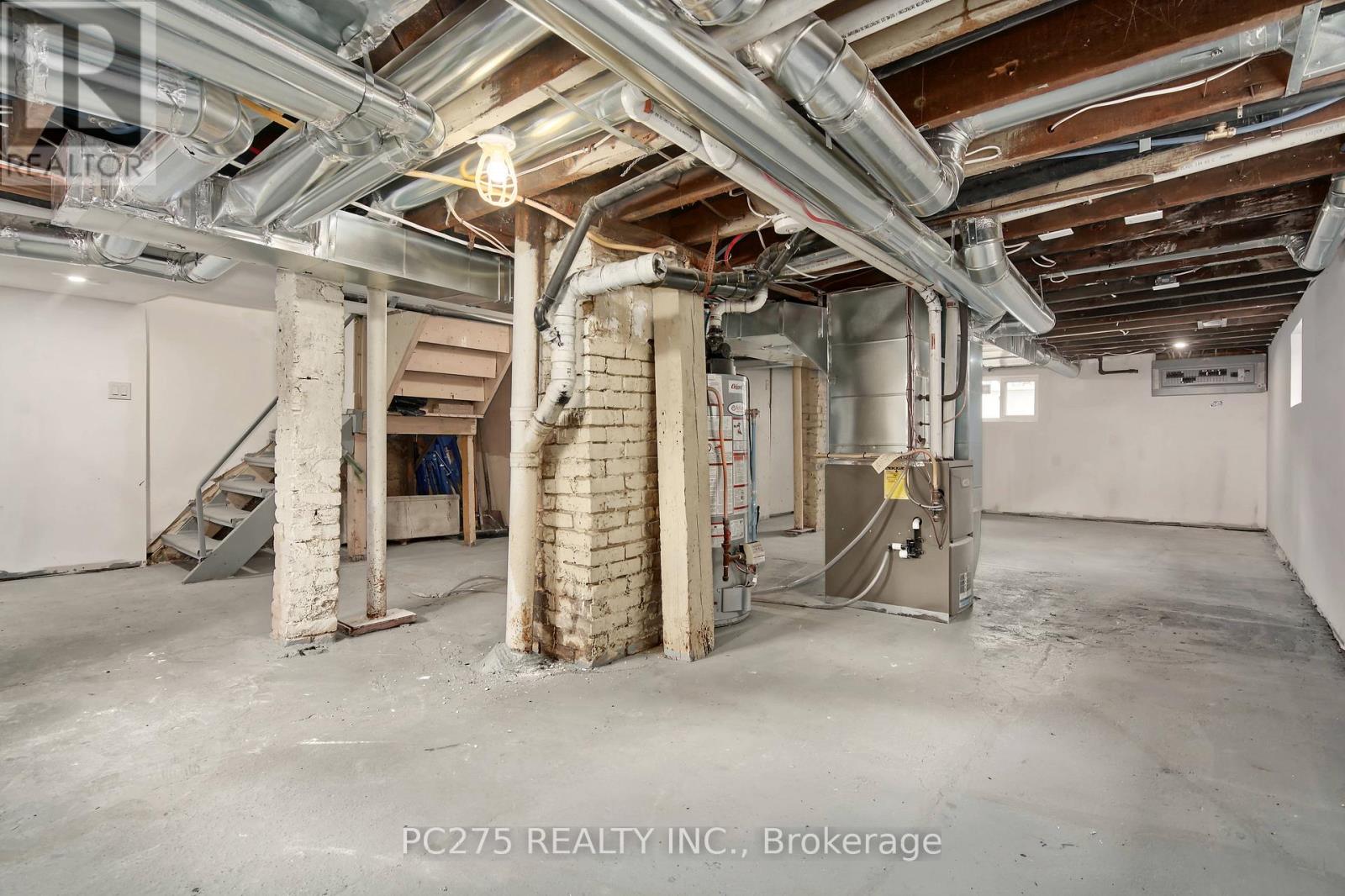 Photo 10 of 272 Vidal Street S, Sarnia ON
