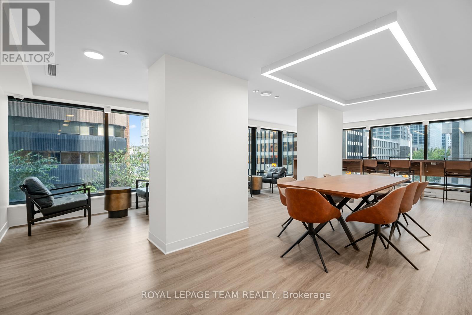 Photo 3 of 2704 340 Queen Street, Ottawa ON