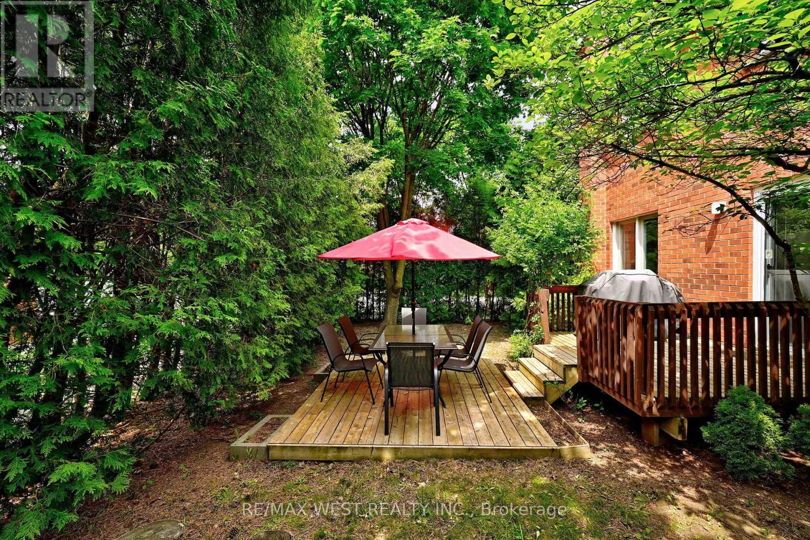 Photo 8 of 348 Brownridge Drive, Vaughan ON