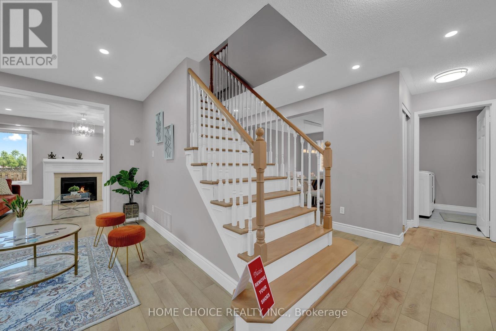 Photo 10 of 106 Brighton Road N, Barrie ON