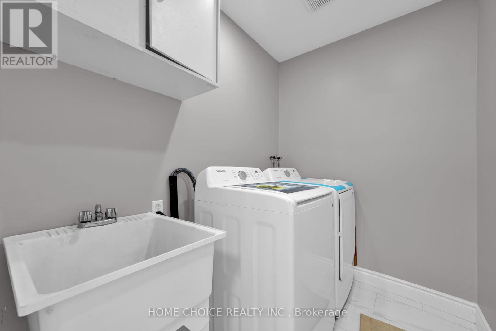 Photo 35 of 106 Brighton Road N, Barrie ON