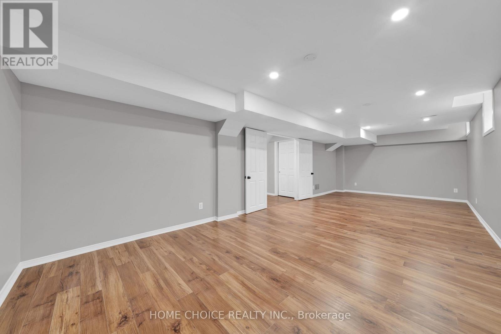 Photo 37 of 106 Brighton Road N, Barrie ON