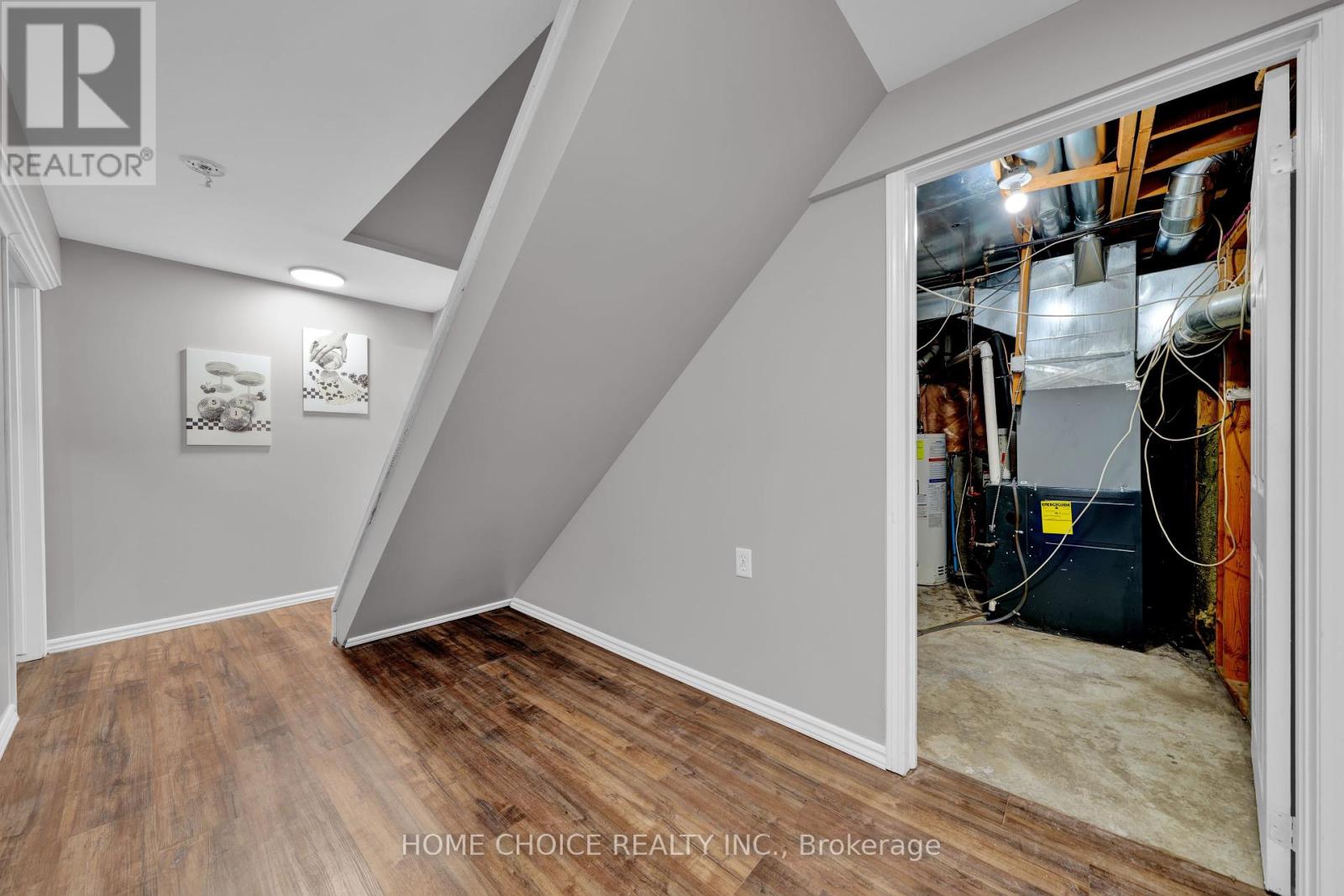 Photo 41 of 106 Brighton Road N, Barrie ON
