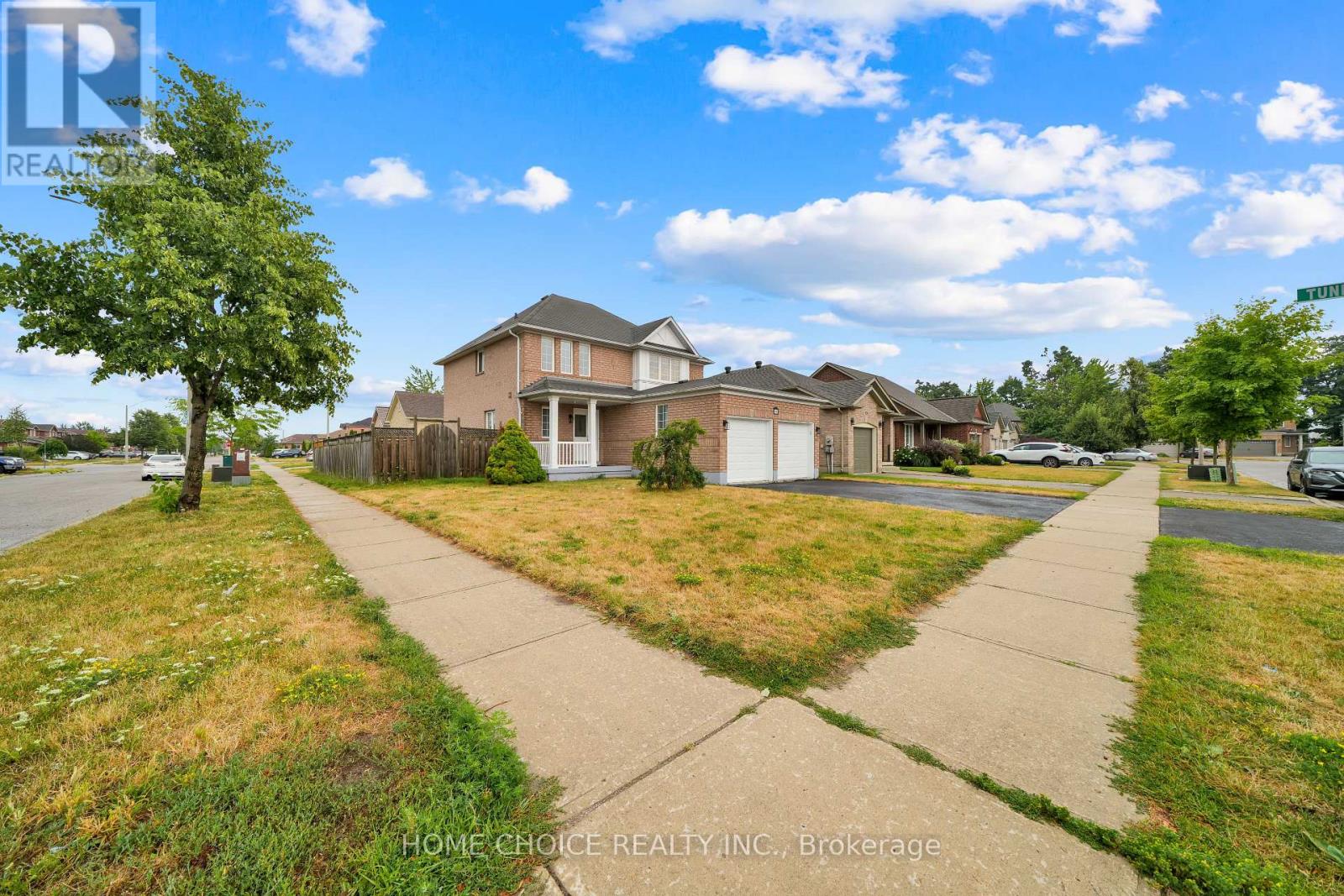 Photo 6 of 106 Brighton Road N, Barrie ON