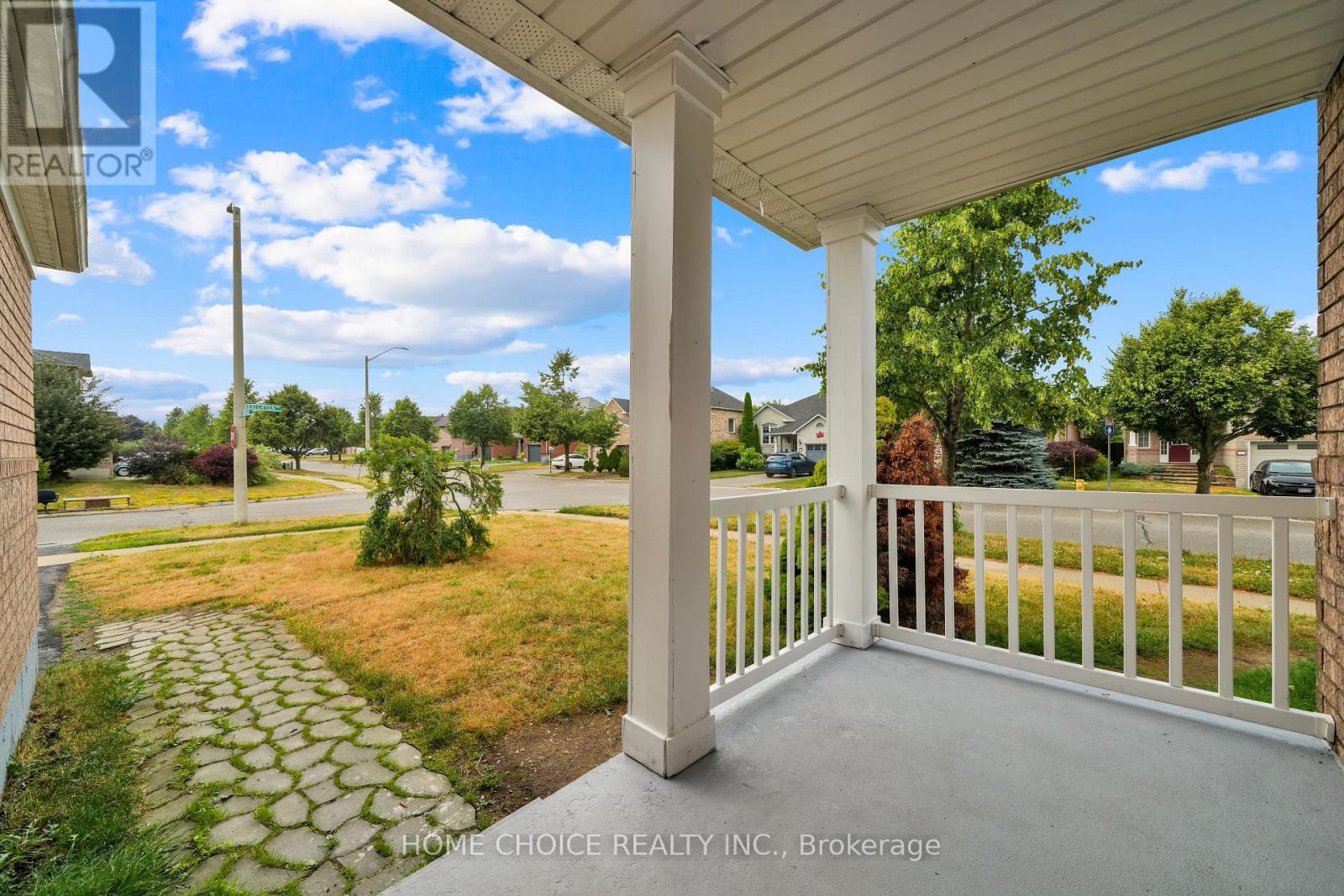 Photo 8 of 106 Brighton Road N, Barrie ON