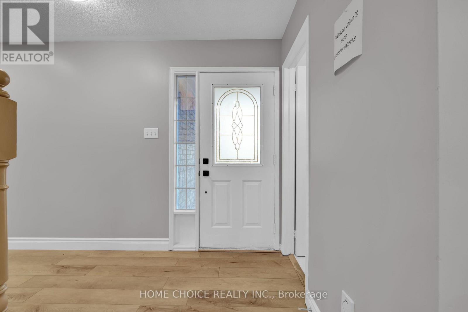 Photo 9 of 106 Brighton Road N, Barrie ON