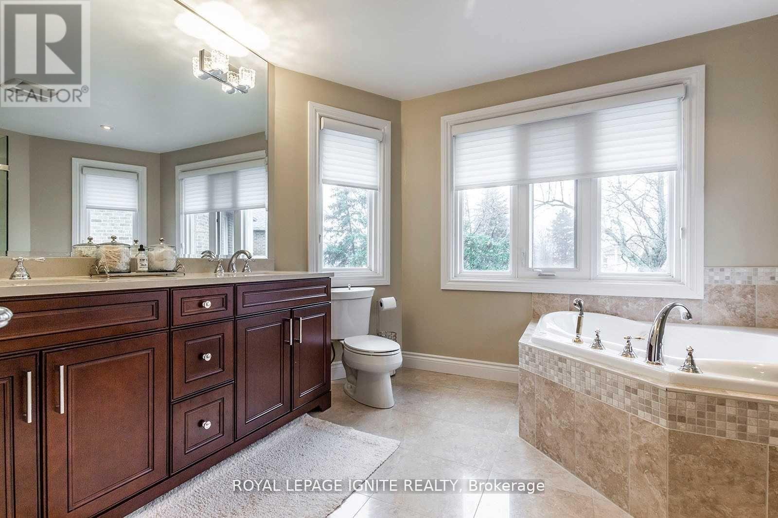 Photo 10 of Main Second 16 Chalmers Court, Brampton ON