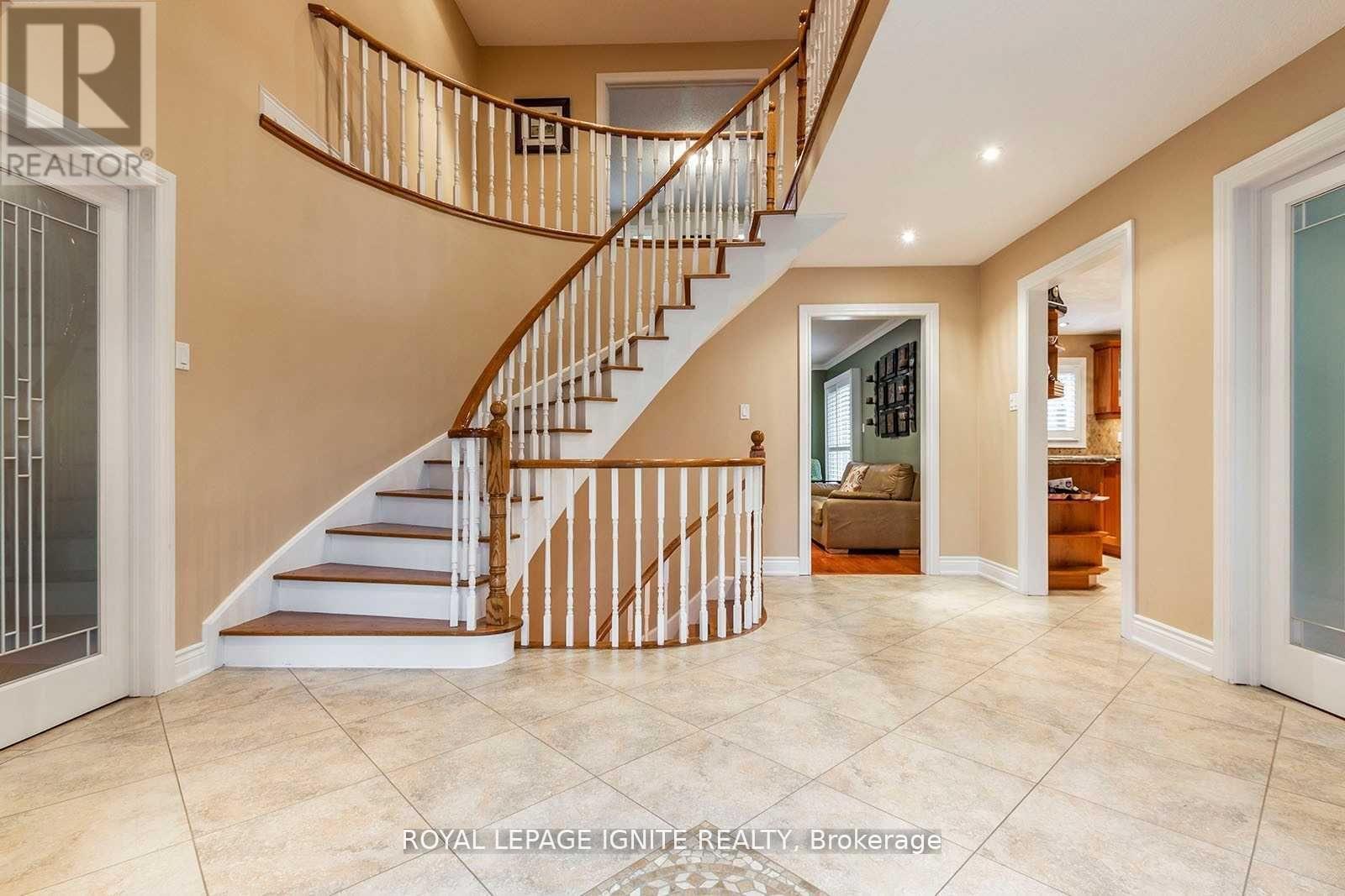 Photo 18 of Main Second 16 Chalmers Court, Brampton ON