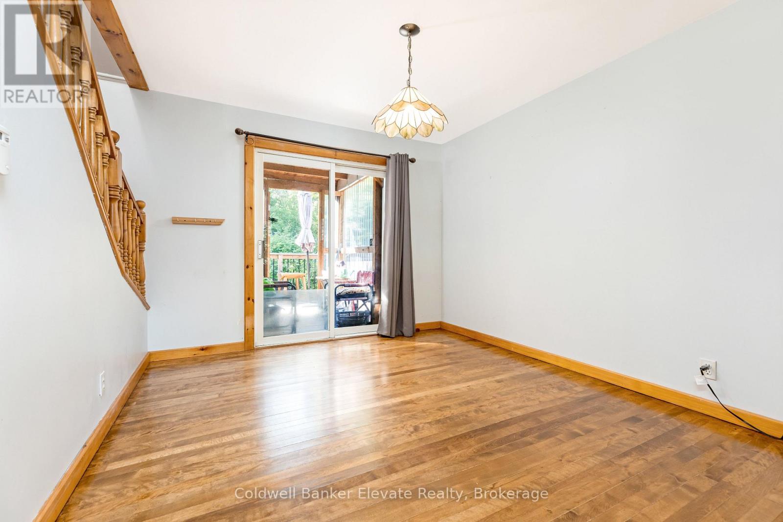 Photo 10 of 12 Churchill Crescent, Halton Hills ON