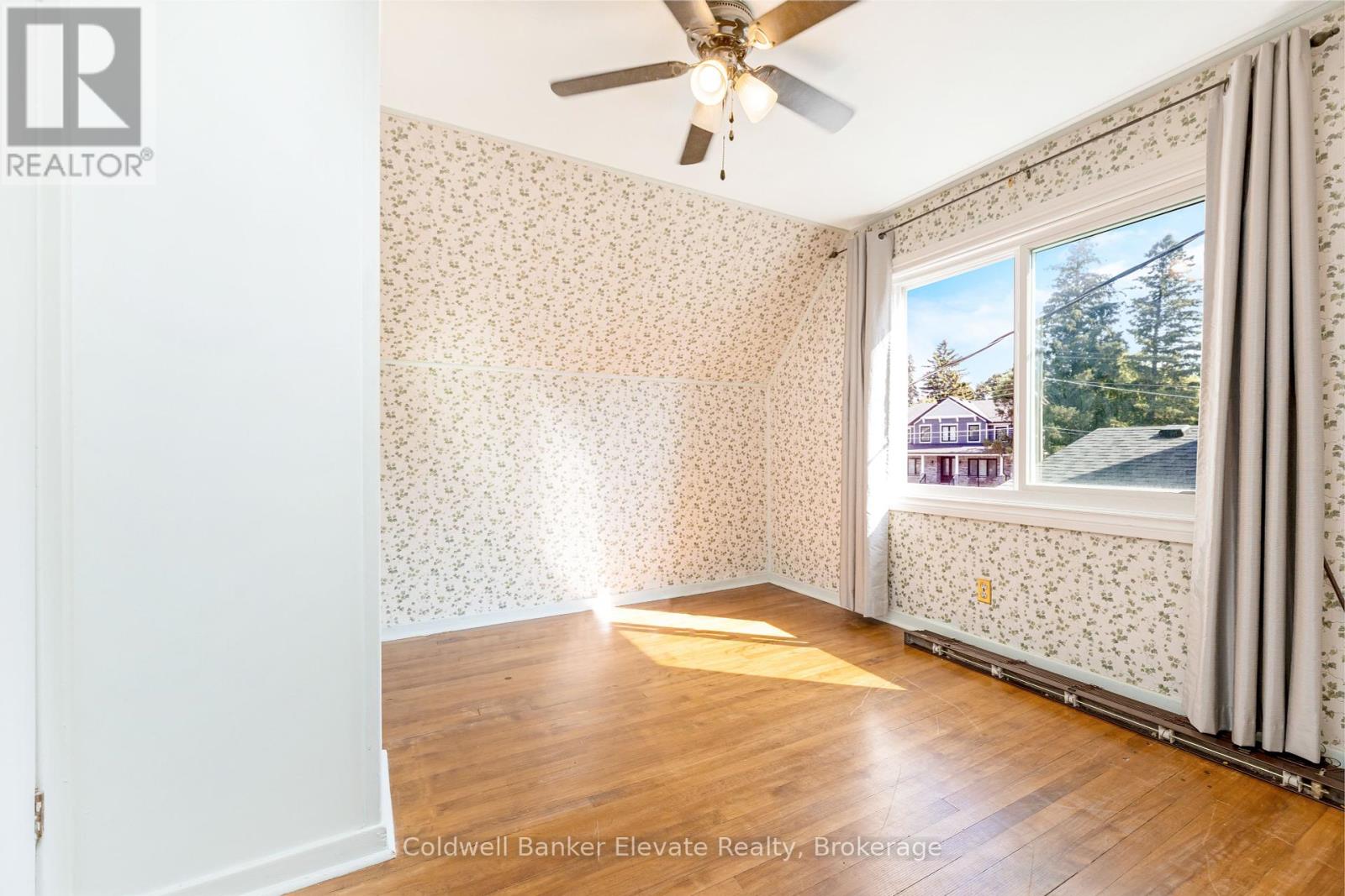 Photo 21 of 12 Churchill Crescent, Halton Hills ON