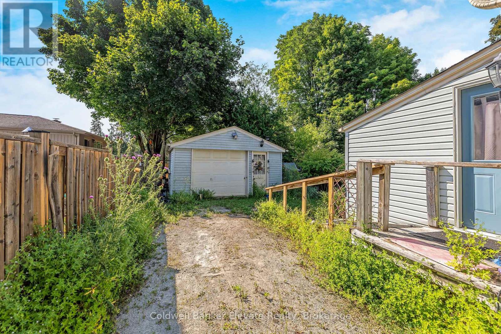 Photo 24 of 12 Churchill Crescent, Halton Hills ON