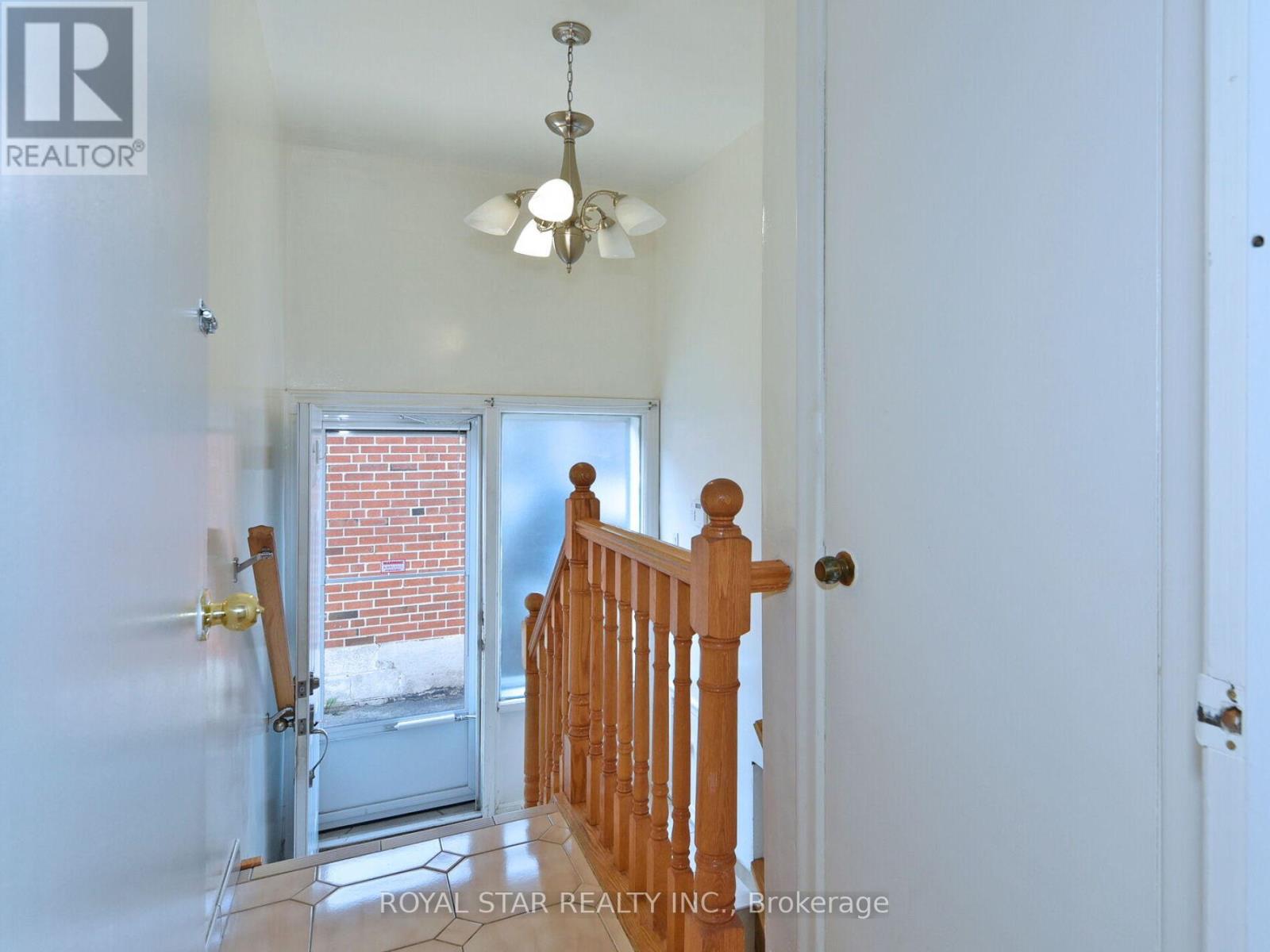 Photo 26 of 25 Diana Drive, Toronto ON
