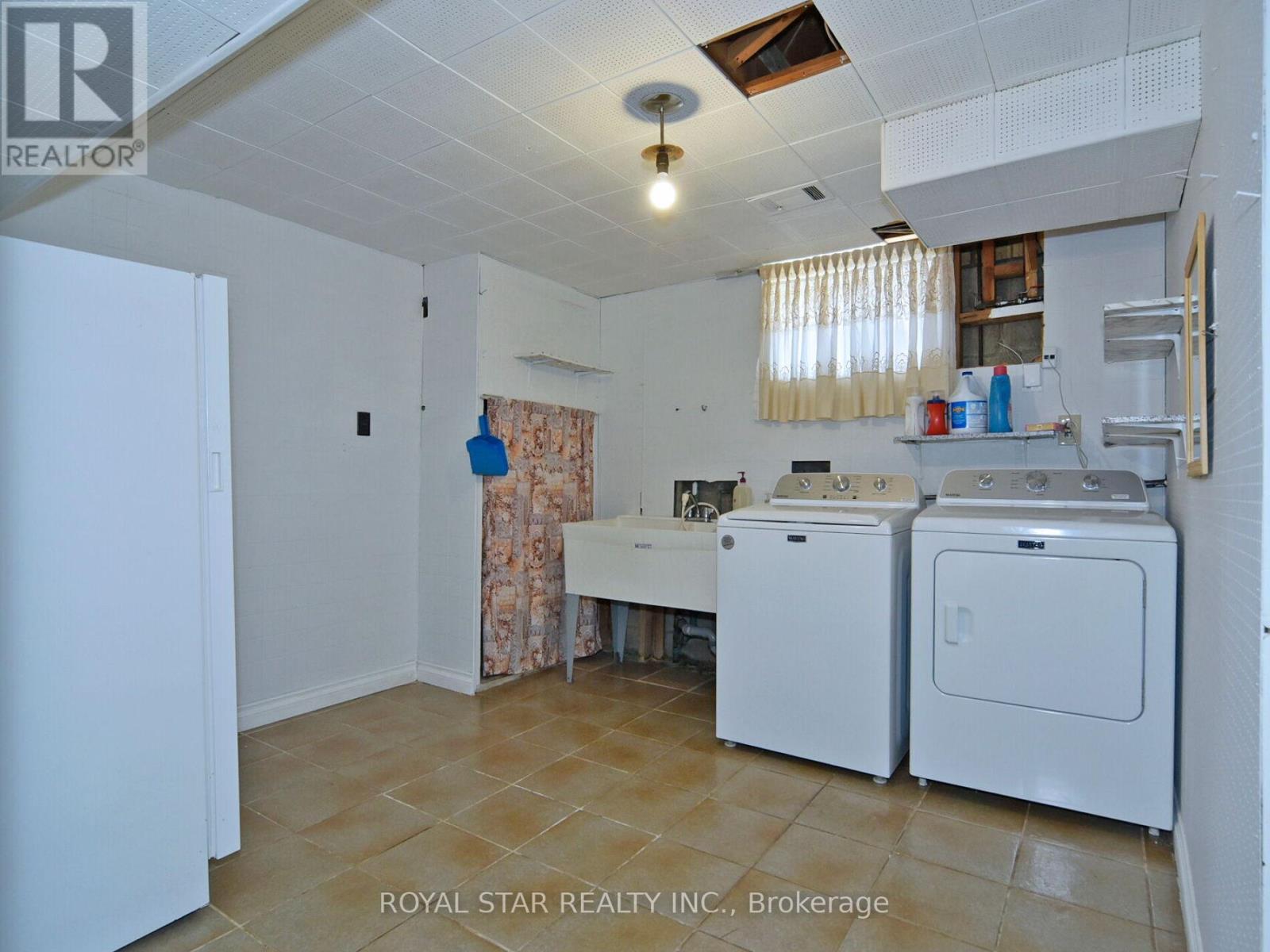 Photo 31 of 25 Diana Drive, Toronto ON