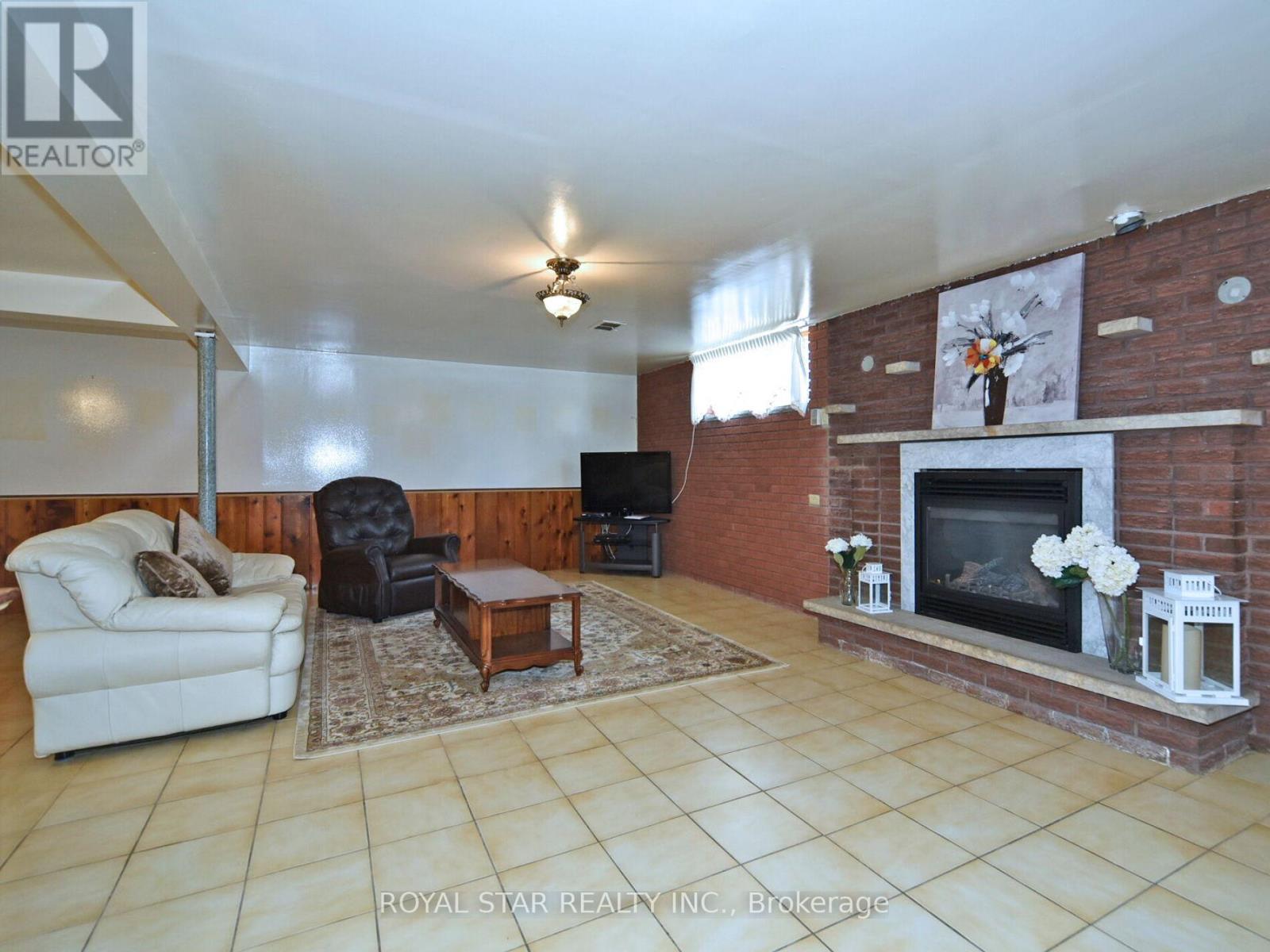 Photo 35 of 25 Diana Drive, Toronto ON