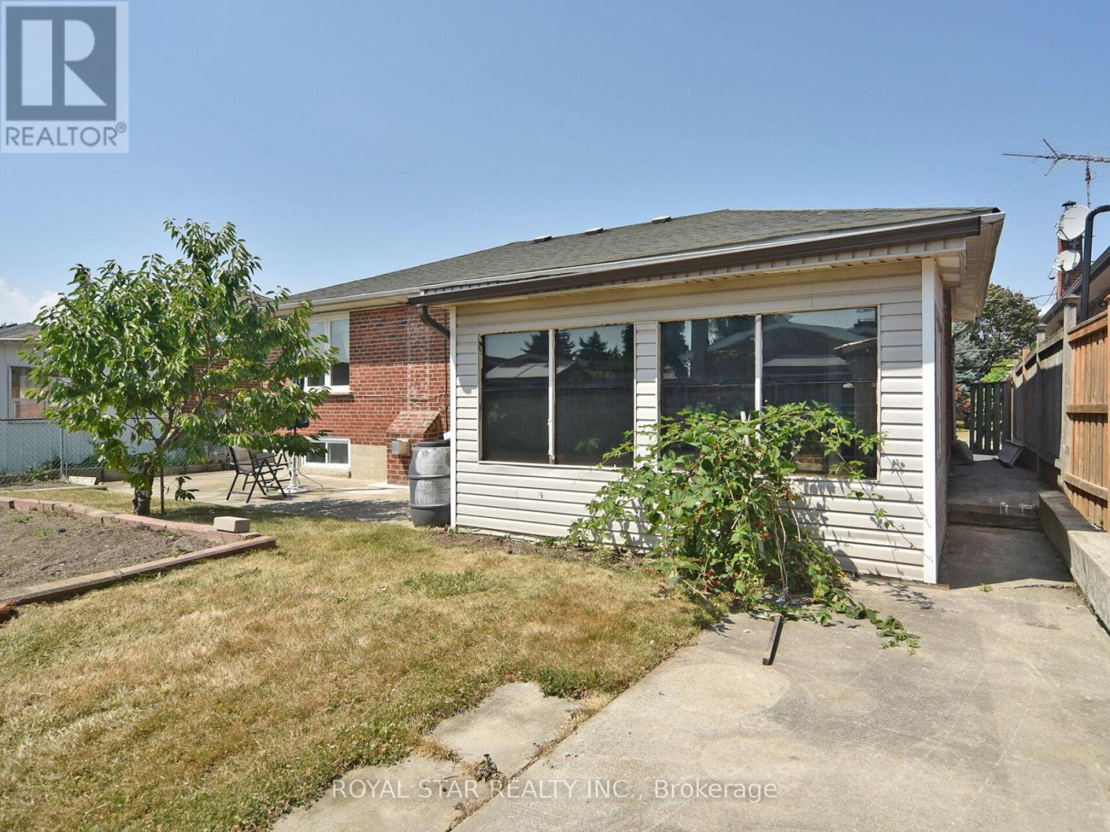 Photo 49 of 25 Diana Drive, Toronto ON