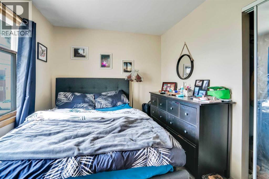 Multi-family House for Sale in   Avenue NW Tuxedo Park Calgary 