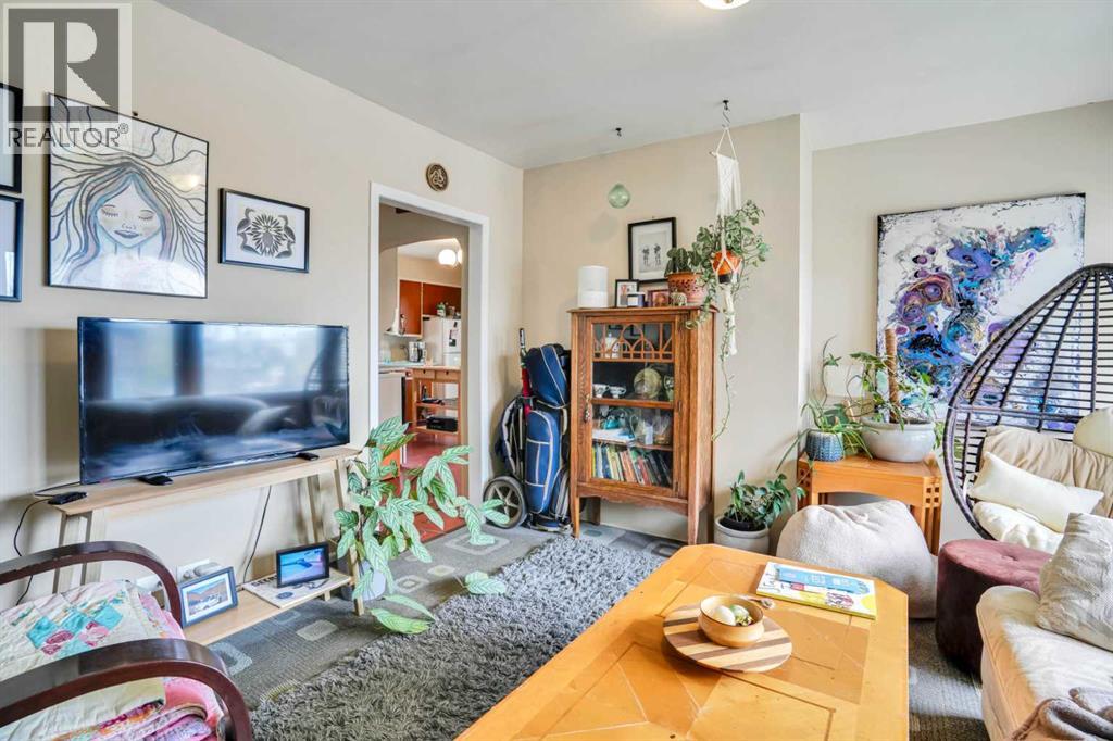 Multi-family House for Sale in   Avenue NW Tuxedo Park Calgary 