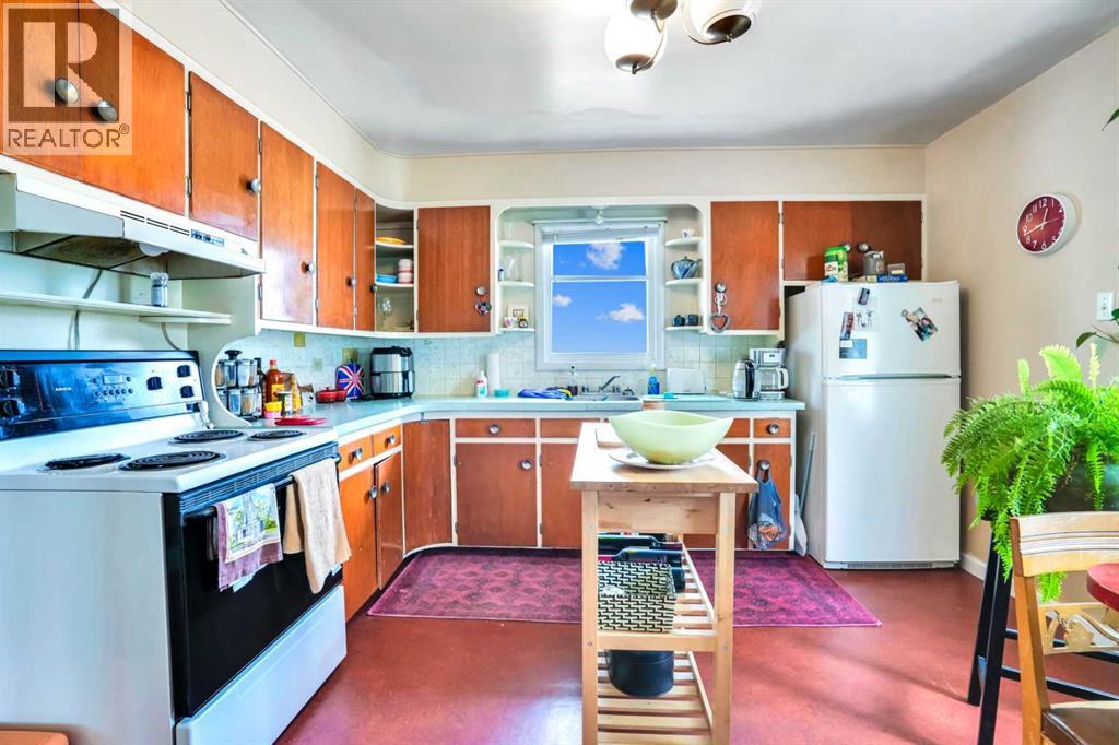 Multi-family House for Sale in   Avenue NW Tuxedo Park Calgary 