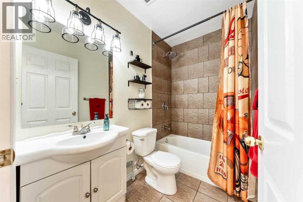 52 Riverstone Crescent SE, Calgary, Alberta